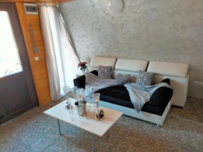 2brCabin-Fireplace-HotTub-Sauna-SkiResort
